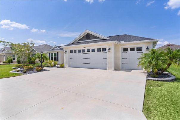 Attached, Exterior, Facade, Ranch