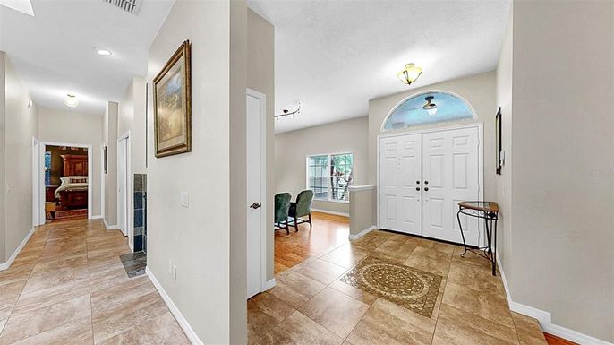 Interior, Recessed Lighting, Wood Texture Flooring