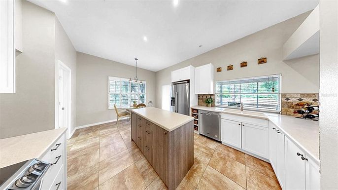 Dining room, Interior, Kitchen, Pendant Lights, Recessed Lighting, Stainless Steel Appliances
