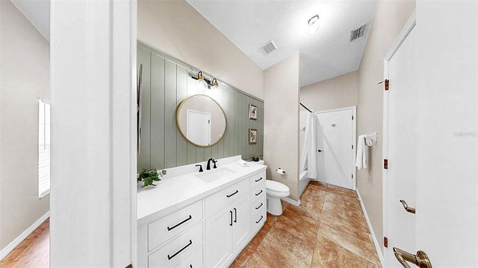 Bathroom, Dual Sink Vanities, Interior