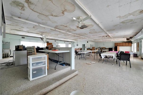 Dining room, Interior