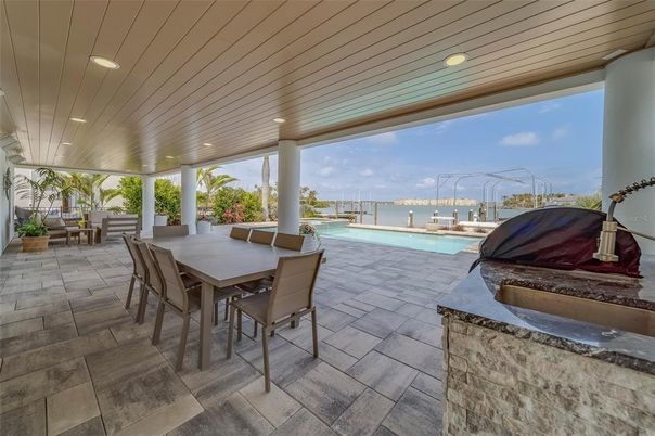 Exterior, Pool, Water