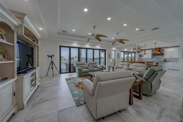Interior, Kitchen, Living room, Pendant Lights, Recessed Lighting