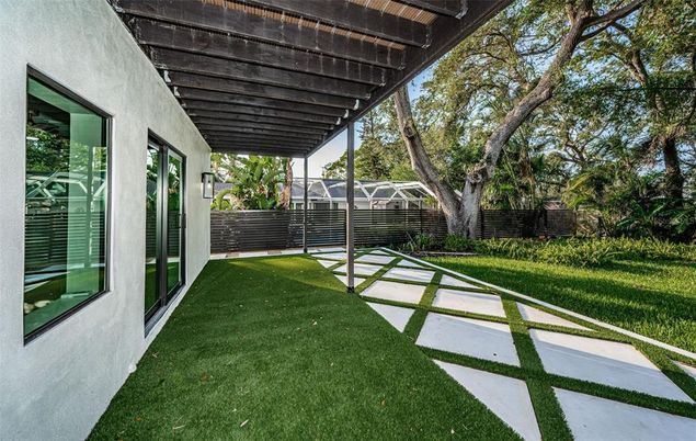 Backyard, Exterior