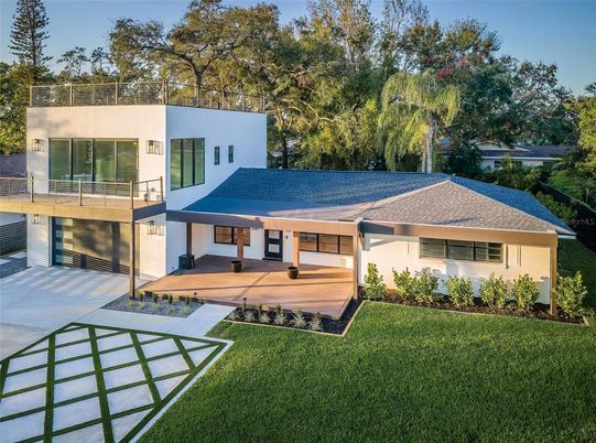 Backyard, Exterior, Facade, Modern