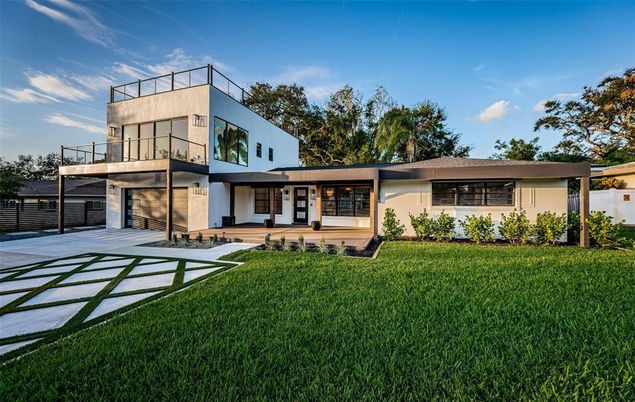 Attached, Backyard, Exterior, Facade, Modern