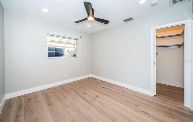 Empty room, Interior, Recessed Lighting, Wood Texture Flooring