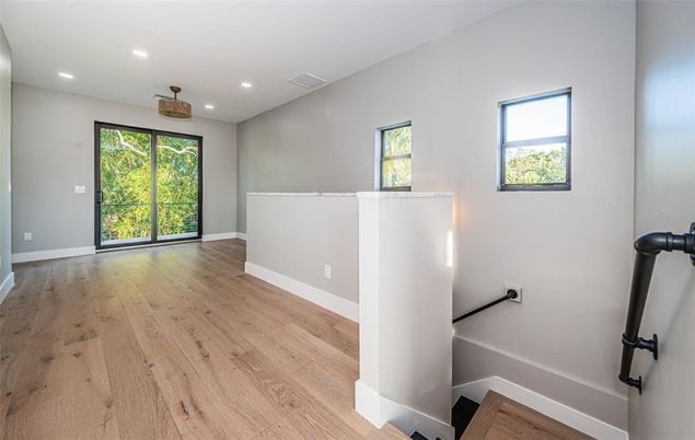 Empty room, Interior, Recessed Lighting, Wood Texture Flooring