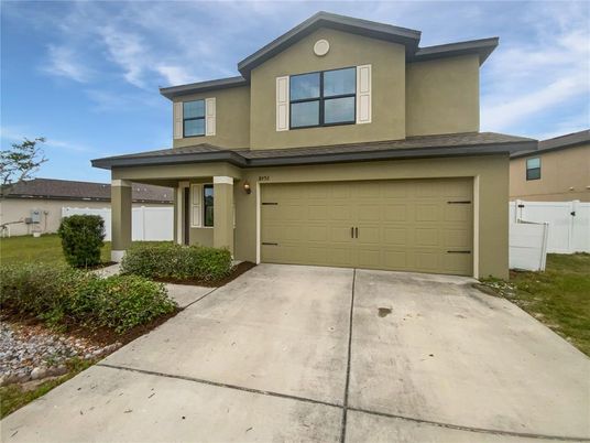 Attached, Exterior, Facade, American Craftsman