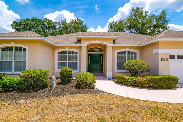 Attached, Exterior, Facade, Ranch