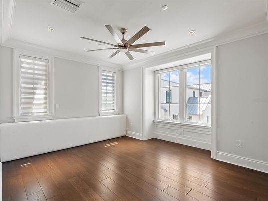 Empty room, Interior, Recessed Lighting, Wood Texture Flooring