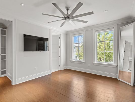 Empty room, Interior, Recessed Lighting, Wood Texture Flooring
