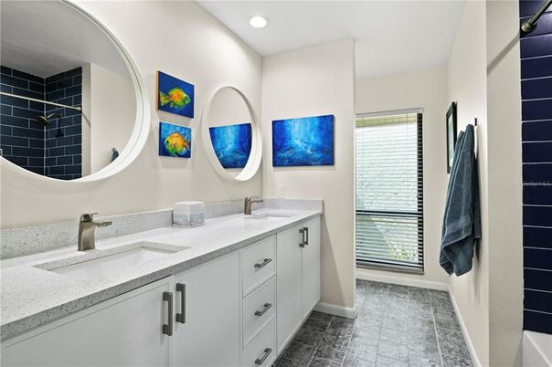 Bathroom, Dual Sink Vanities, Interior, Recessed Lighting