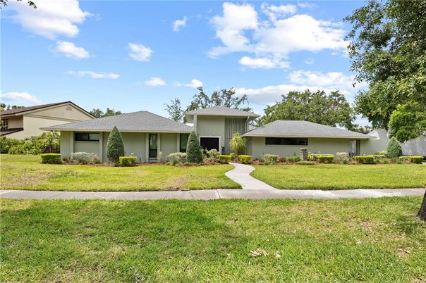 Backyard, Exterior, Facade, Ranch