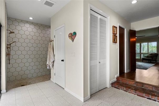 Interior, Recessed Lighting, Wood Texture Flooring