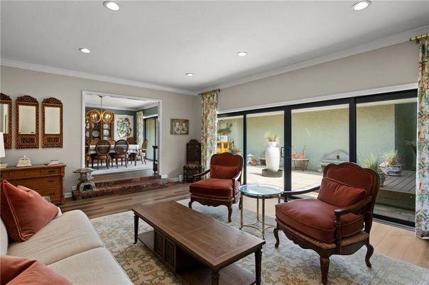 Chandelier, Dining room, Interior, Living room, Recessed Lighting, Wood Texture Flooring