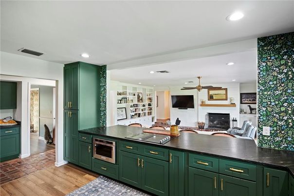 Fireplace, Interior, Kitchen, Recessed Lighting, Wood Texture Flooring
