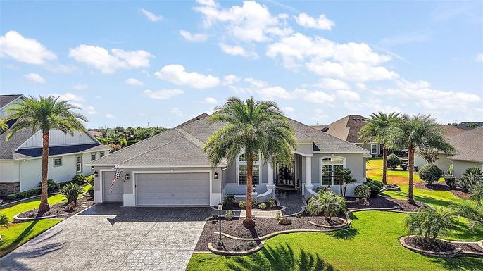 Attached, Exterior, Facade, Ranch
