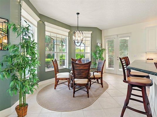 Chandelier, Dining room, Interior