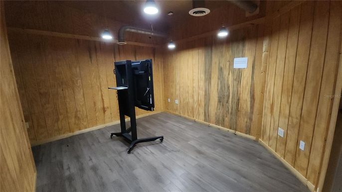 Fitness Equipment, Interior, Recessed Lighting, Wooden Beams, Wooden Ceilings, Wood Texture Flooring, Wooden Walls