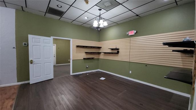 Empty room, Interior, Pendant Lights, Recessed Lighting, Wood Texture Flooring