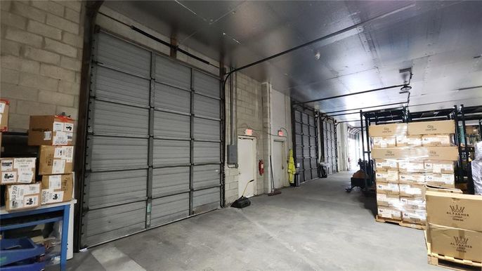 Garage, Interior