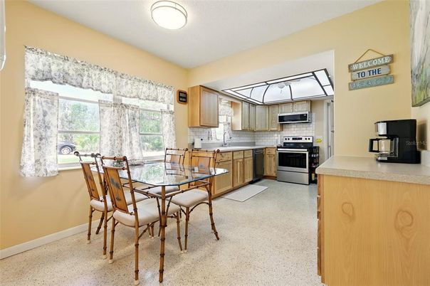 Dining room, Interior, Kitchen, Stainless Steel Appliances