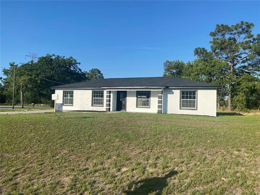 Backyard, Exterior, Facade, Ranch