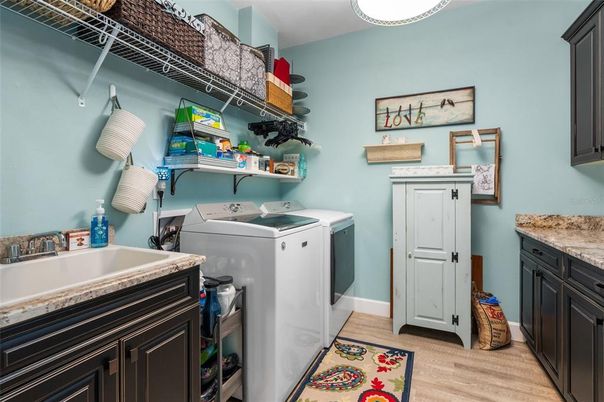 Interior, Washer, Wood Texture Flooring