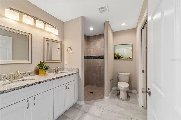 Bathroom, Dual Sink Vanities, Interior, Recessed Lighting