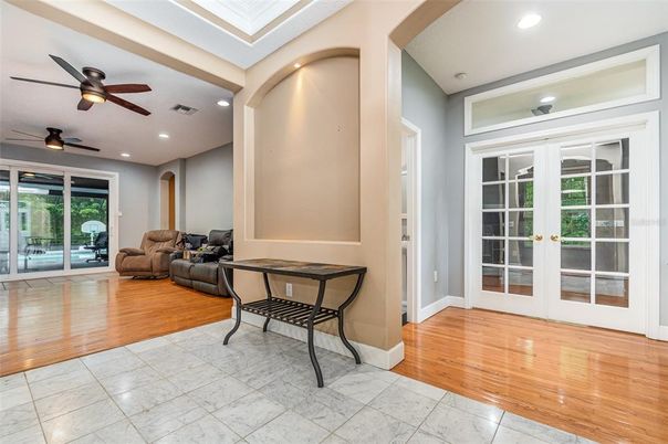 Interior, Recessed Lighting, Wood Texture Flooring