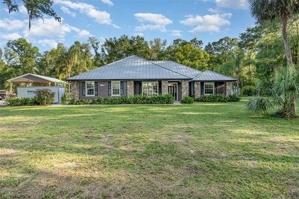 Backyard, Exterior, Facade, Ranch