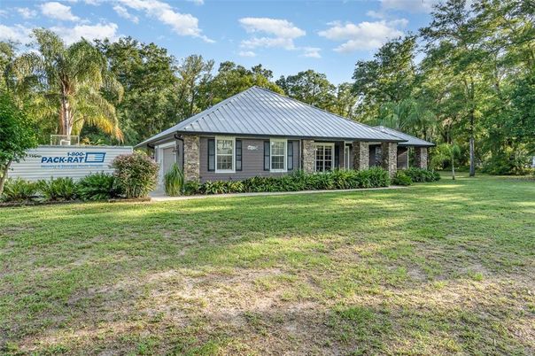 Backyard, Exterior, Facade, Brick Facade, Ranch