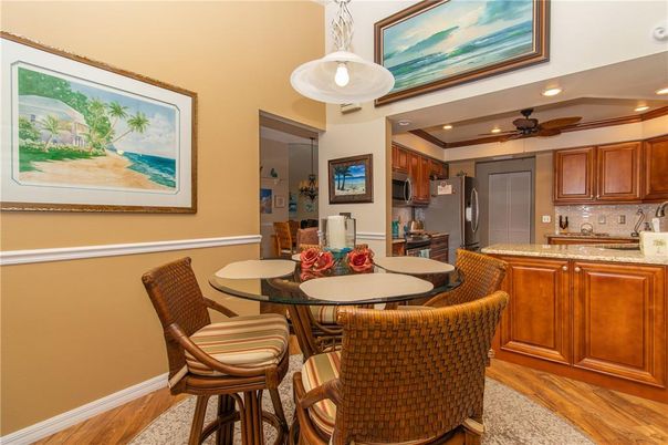 Dining room, Interior, Kitchen, Pendant Lights, Recessed Lighting, Wood Texture Flooring
