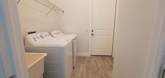 Interior, Utility Closets, Washer, Wood Texture Flooring