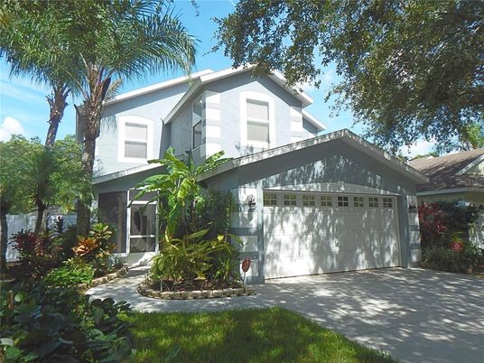 Attached, Exterior, Facade, American Craftsman