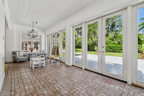 Dining room, Interior, Pendant Lights, Sun Room