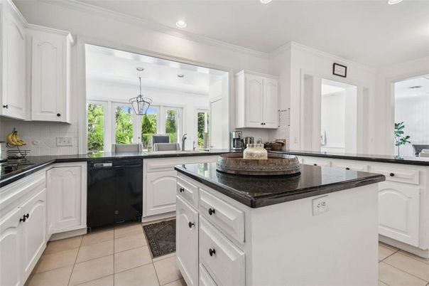 Dining room, Interior, Kitchen, Pendant Lights, Recessed Lighting