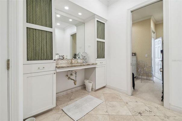 Bathroom, Interior, Recessed Lighting