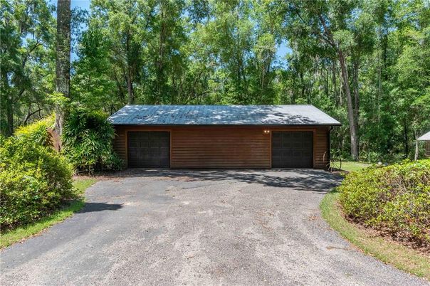 Detached Garage, Exterior