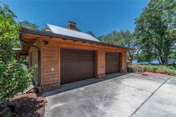 Detached Garage, Exterior