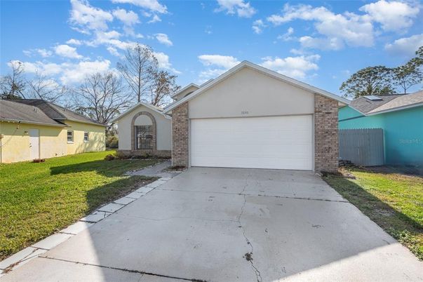Attached, Exterior, Facade, Brick Facade, Ranch