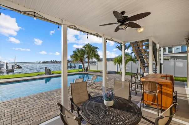 Exterior, Pool, Water