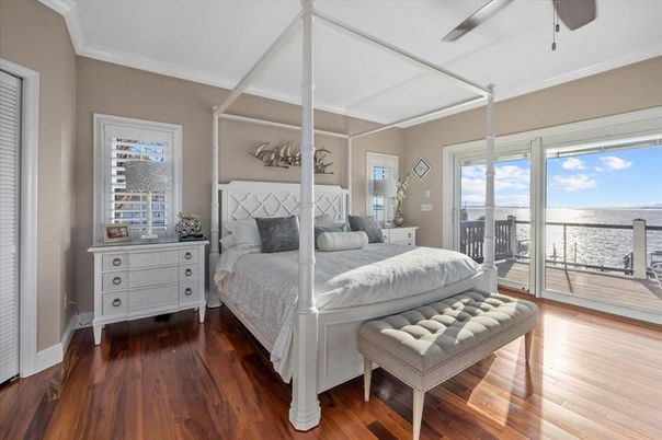 Bedroom, Interior, Water, Wood Texture Flooring