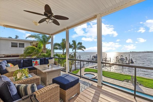 Interior, Living room, Sun Room, Water, Wood Texture Flooring