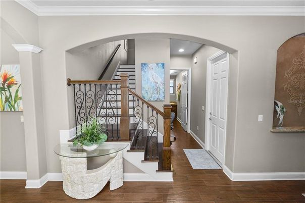 Interior, Recessed Lighting, Wood Texture Flooring