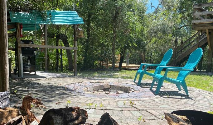 Backyard, Exterior