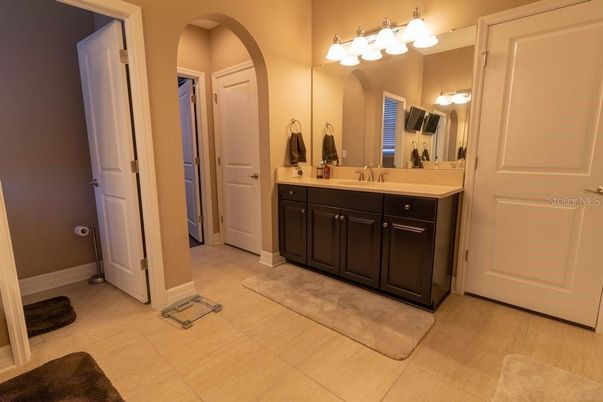 Bathroom, Dual Sink Vanities, Interior