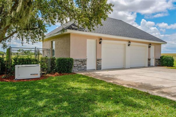 Detached Garage, Exterior