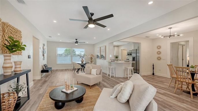 Dining room, Interior, Kitchen, Living room, Pendant Lights, Recessed Lighting, Wood Texture Flooring
